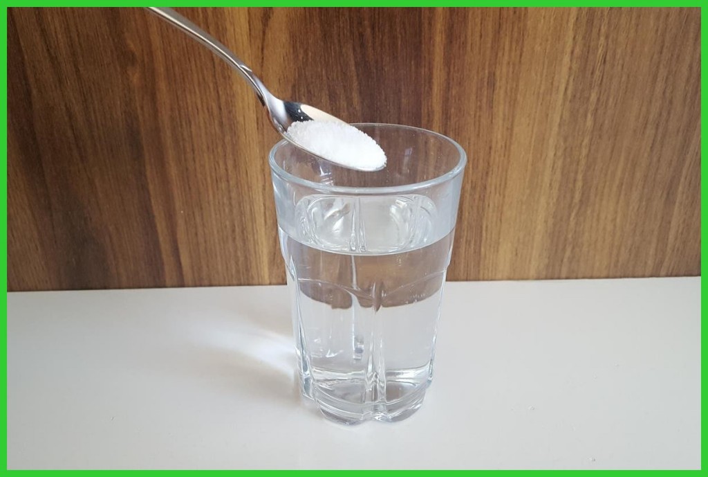 agua salgada para tratar dores de garganta